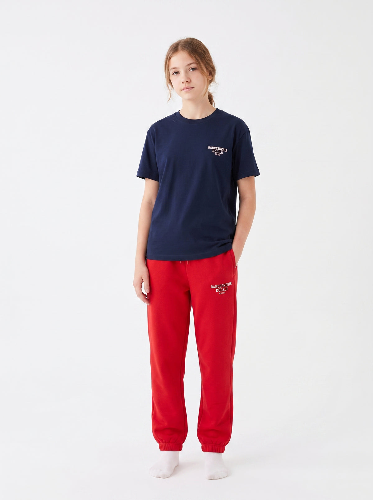 Bahçeşehir Koleji 26-27 Yeni Sezon Özel Tasarım T-Shirt + Özel Tasarım Kırmızı Eşofman